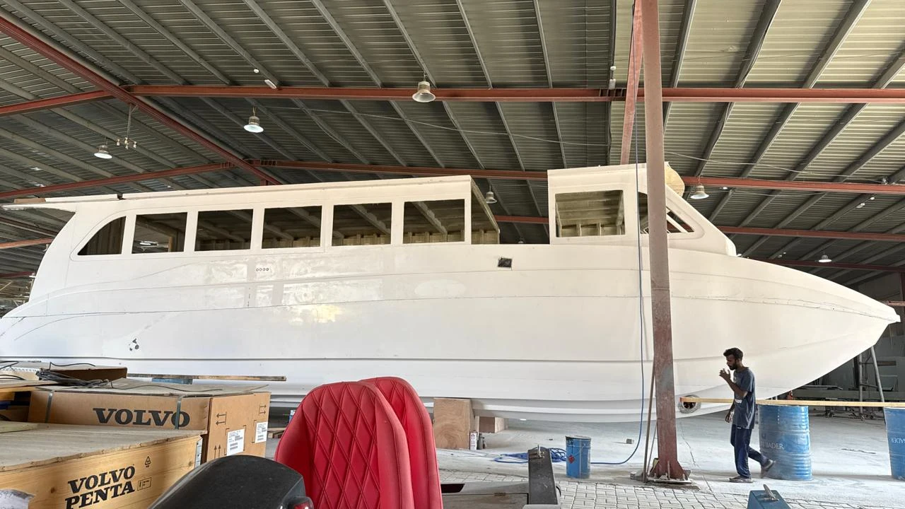 2x Mono Hulls